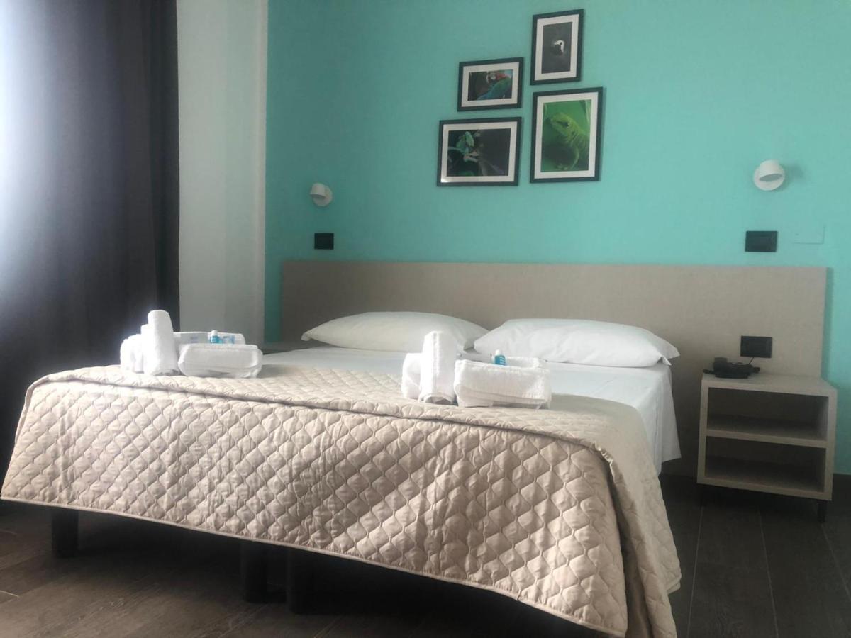 Hotel Palazzo Caveja Римини Экстерьер фото