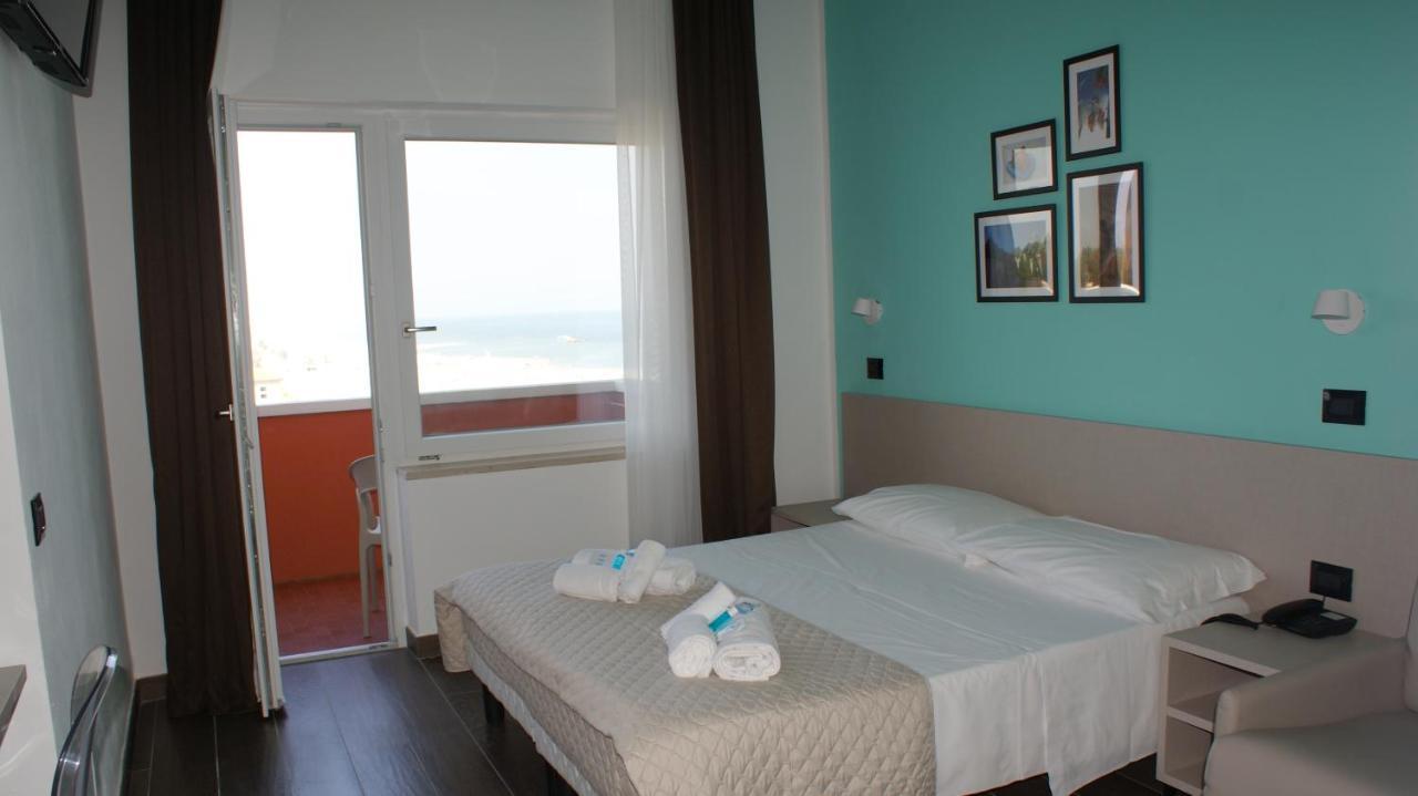 Hotel Palazzo Caveja Римини Экстерьер фото