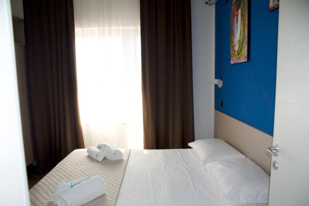 Hotel Palazzo Caveja Римини Экстерьер фото