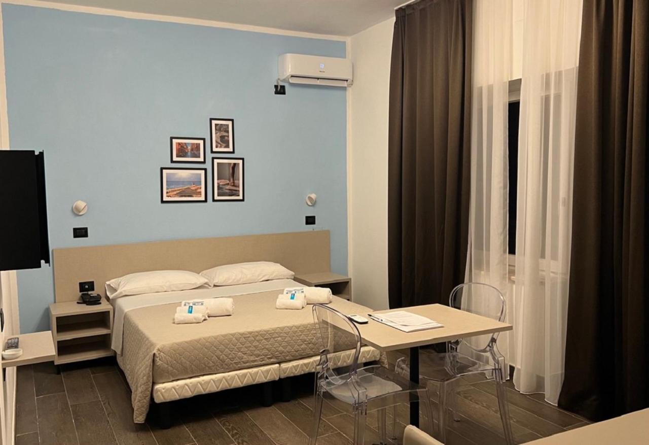 Hotel Palazzo Caveja Римини Экстерьер фото